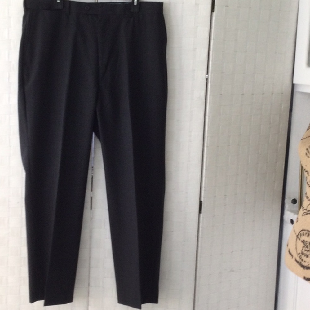 Men's Black Dress Pants.  NWOT.   #582